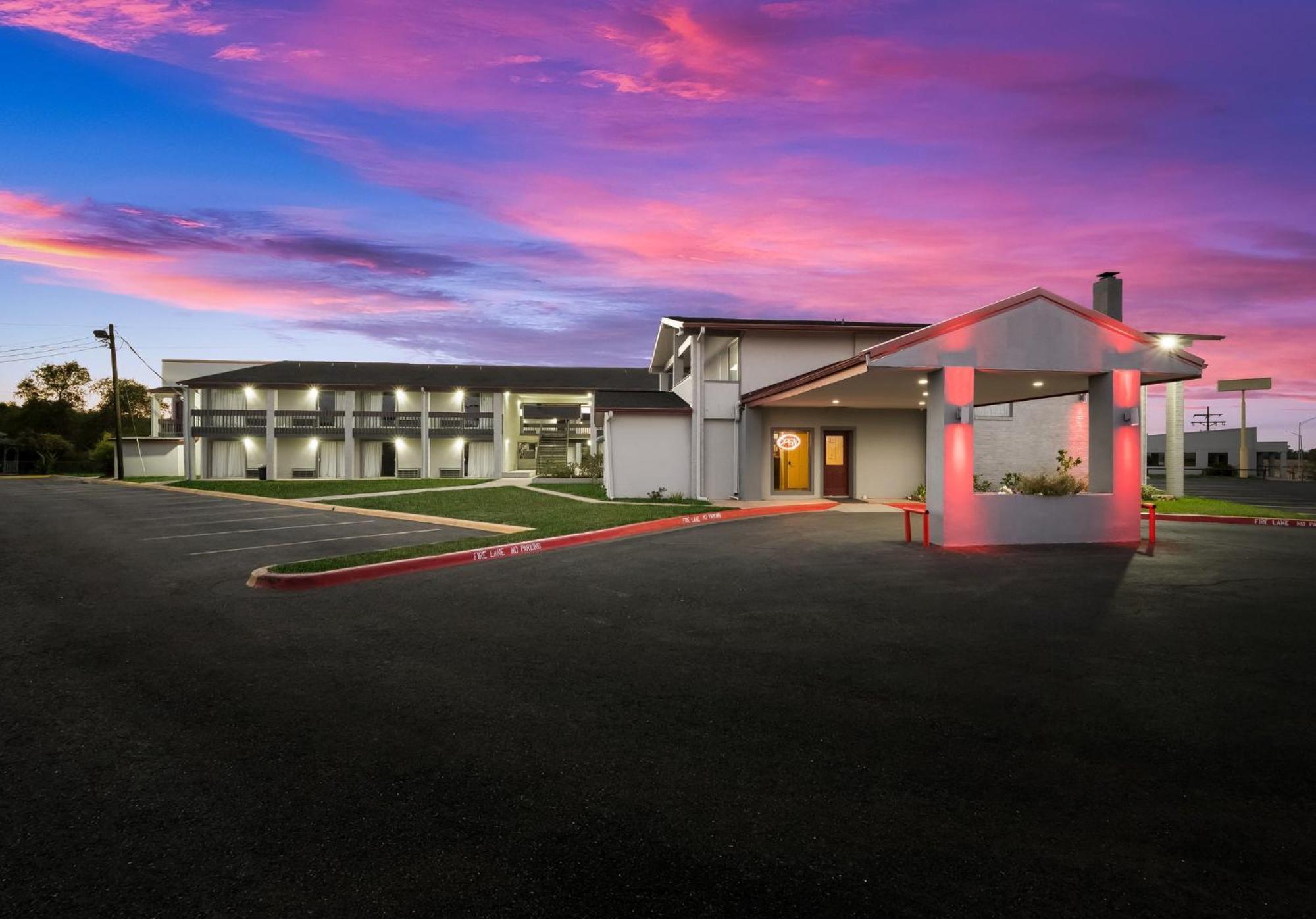 Red Roof Inn Madisonville Exterior foto